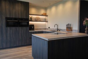 Maatwerk keuken en interieurbouw met keramisch werkblad
