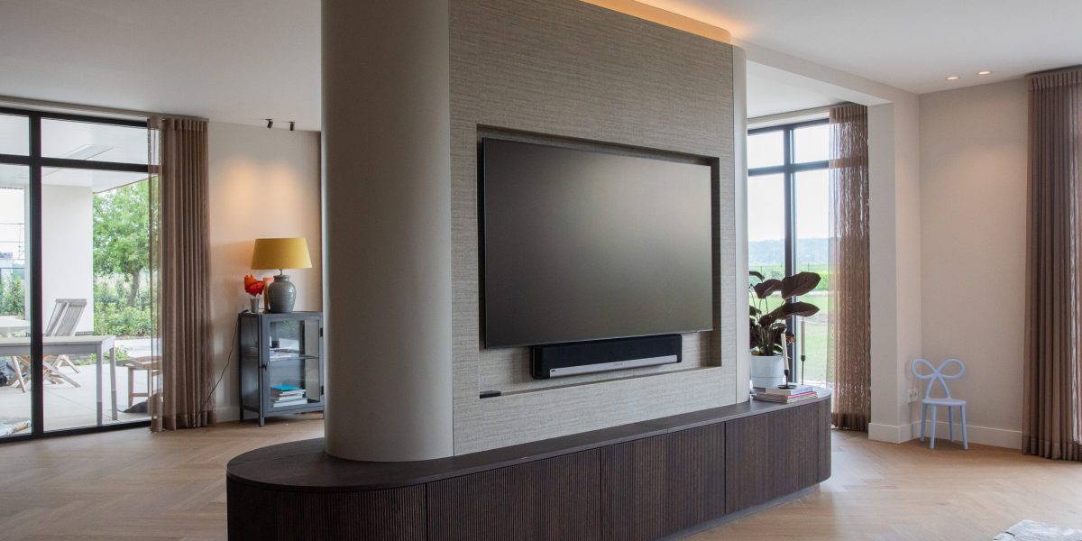 Tv meubel als room divider